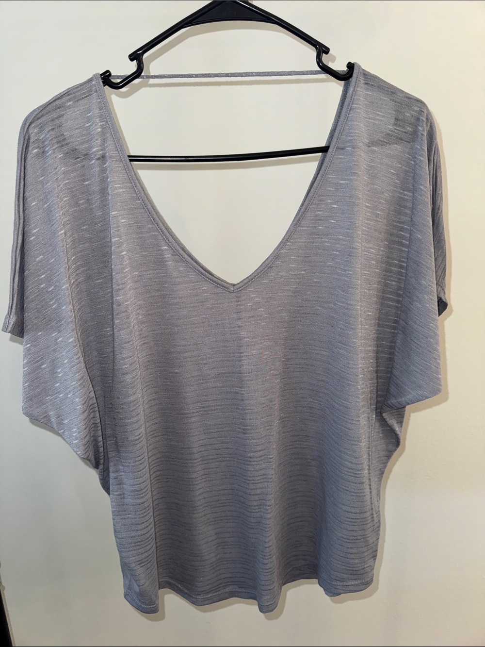 Express Light Gray V-Neck Short Sleeve Top